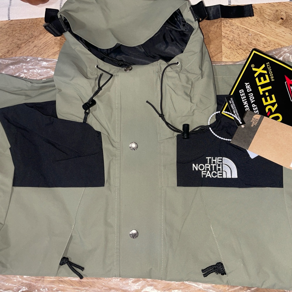 The North Face Gore Tex Mountain Jacket - Brand New with Tags - Unisex